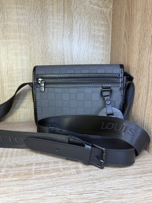 SAC LV HOMMES CARRE GRIS