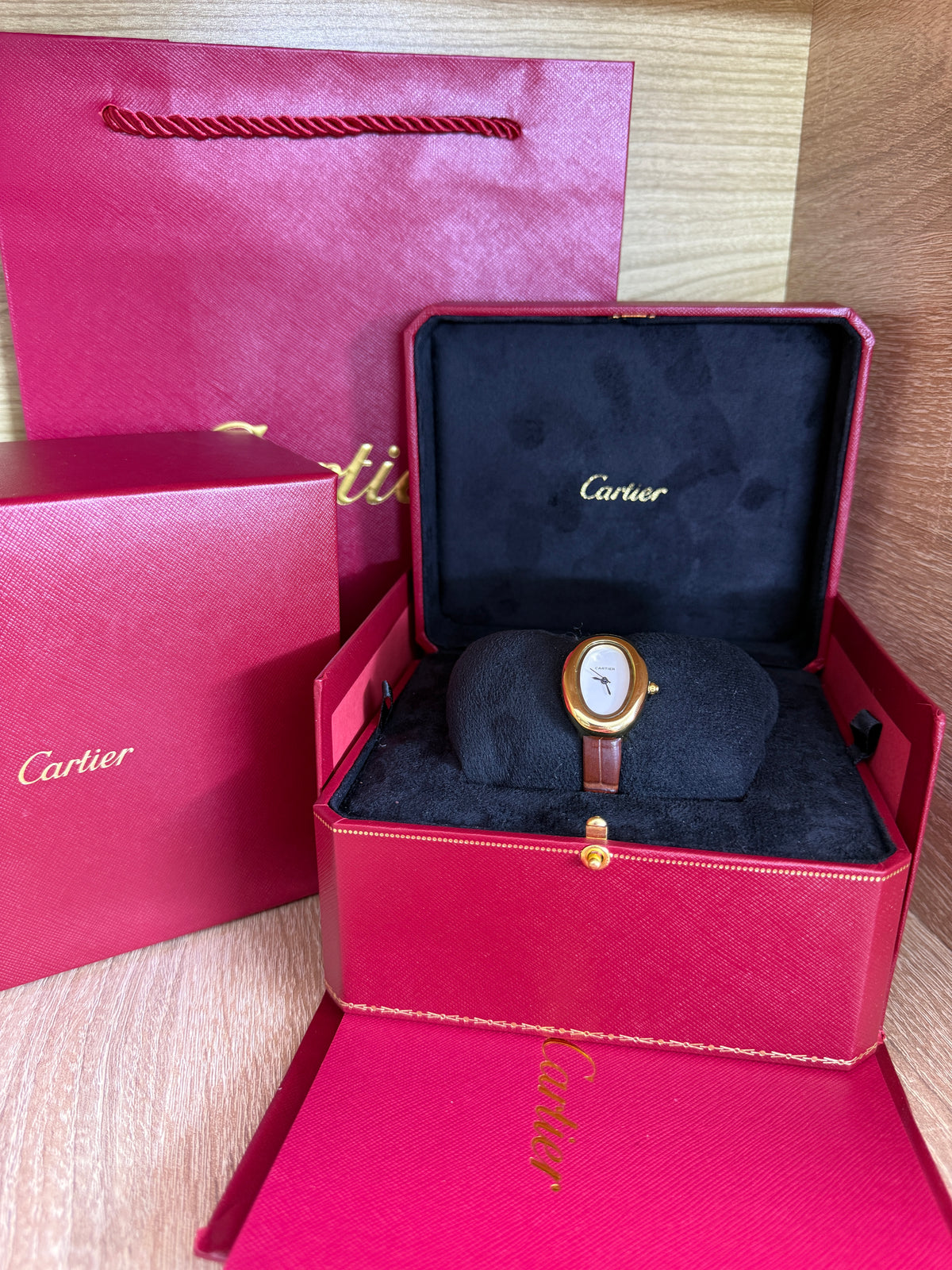 CARTIER FEMMES OVAL CUIR 2 AVEC COFFRET