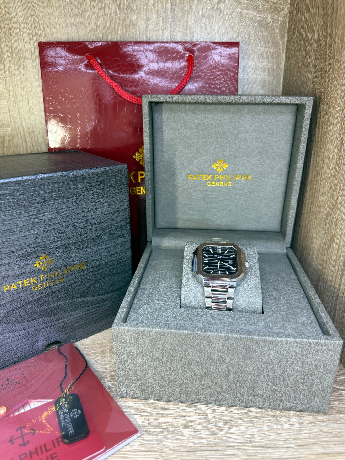 PATEK CARRE ACIER HOMMES AVEC COFFRET