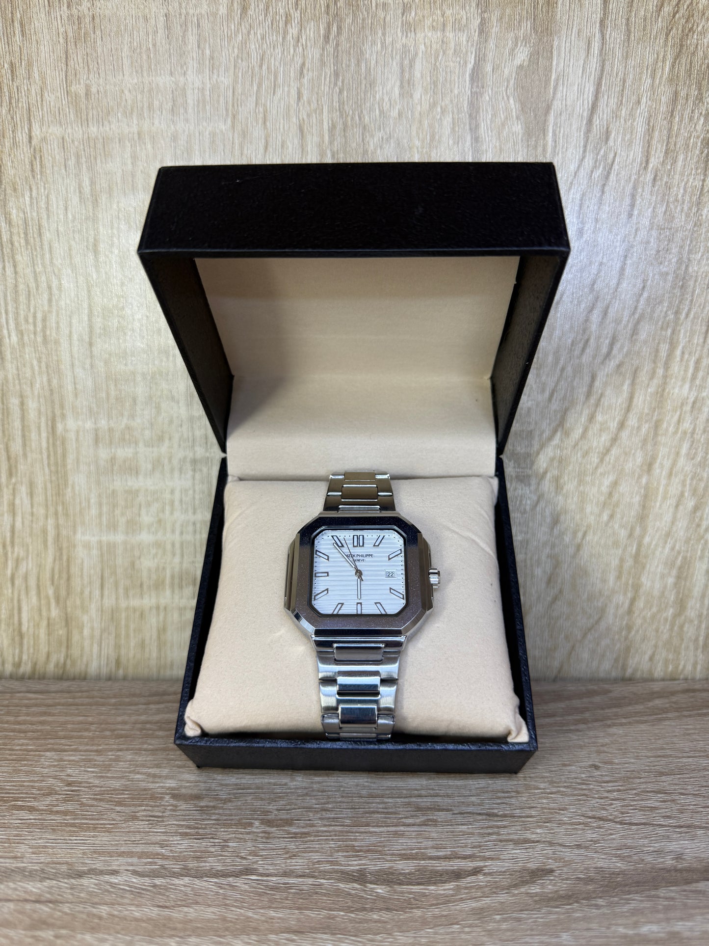 PATEK CARRE ACIER HOMMES BOITE SIMPLE