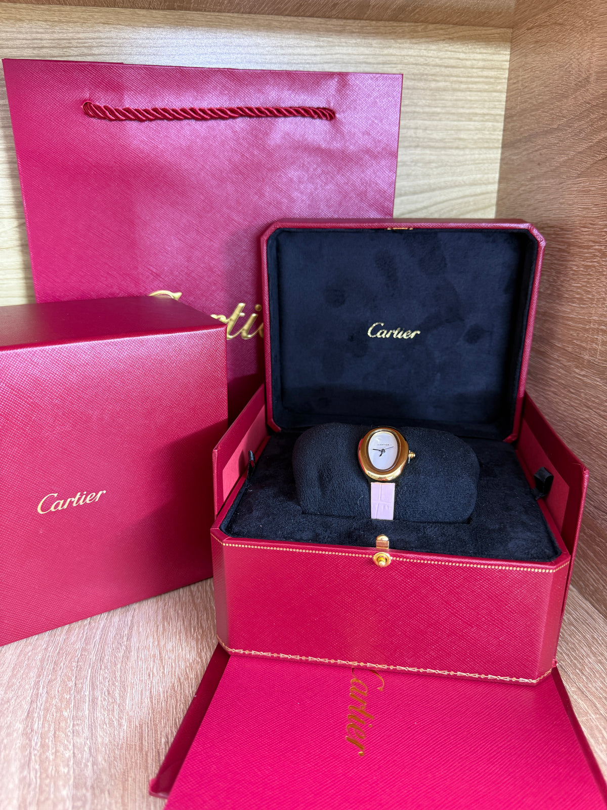 CARTIER FEMMES OVAL CUIR 2 AVEC COFFRET