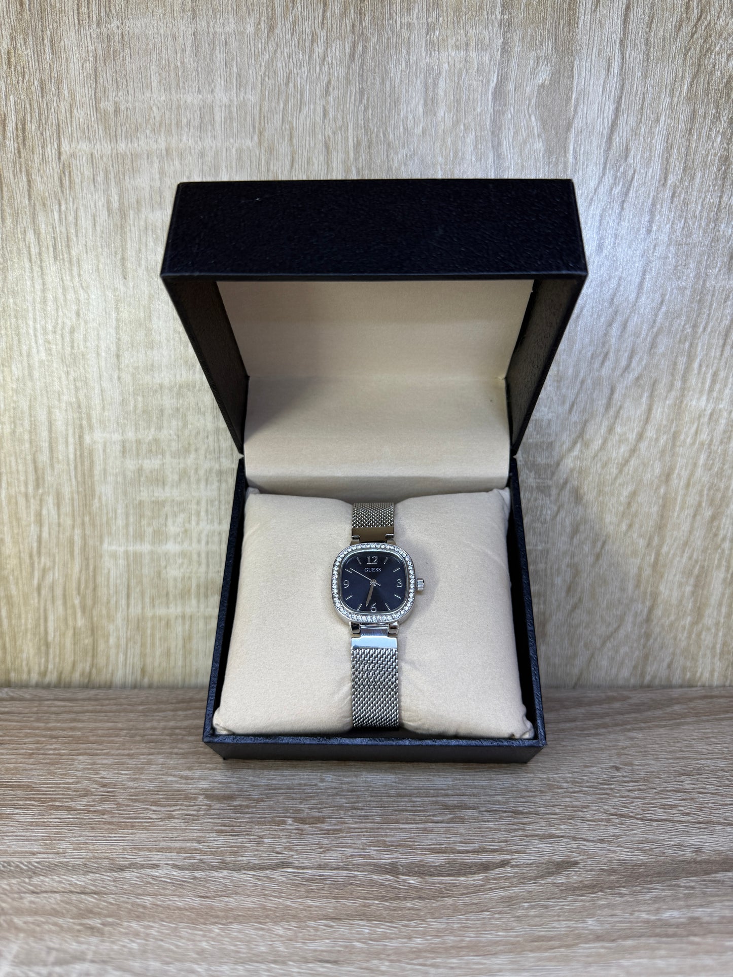 GUESS FEMMES BOITE SIMPLE