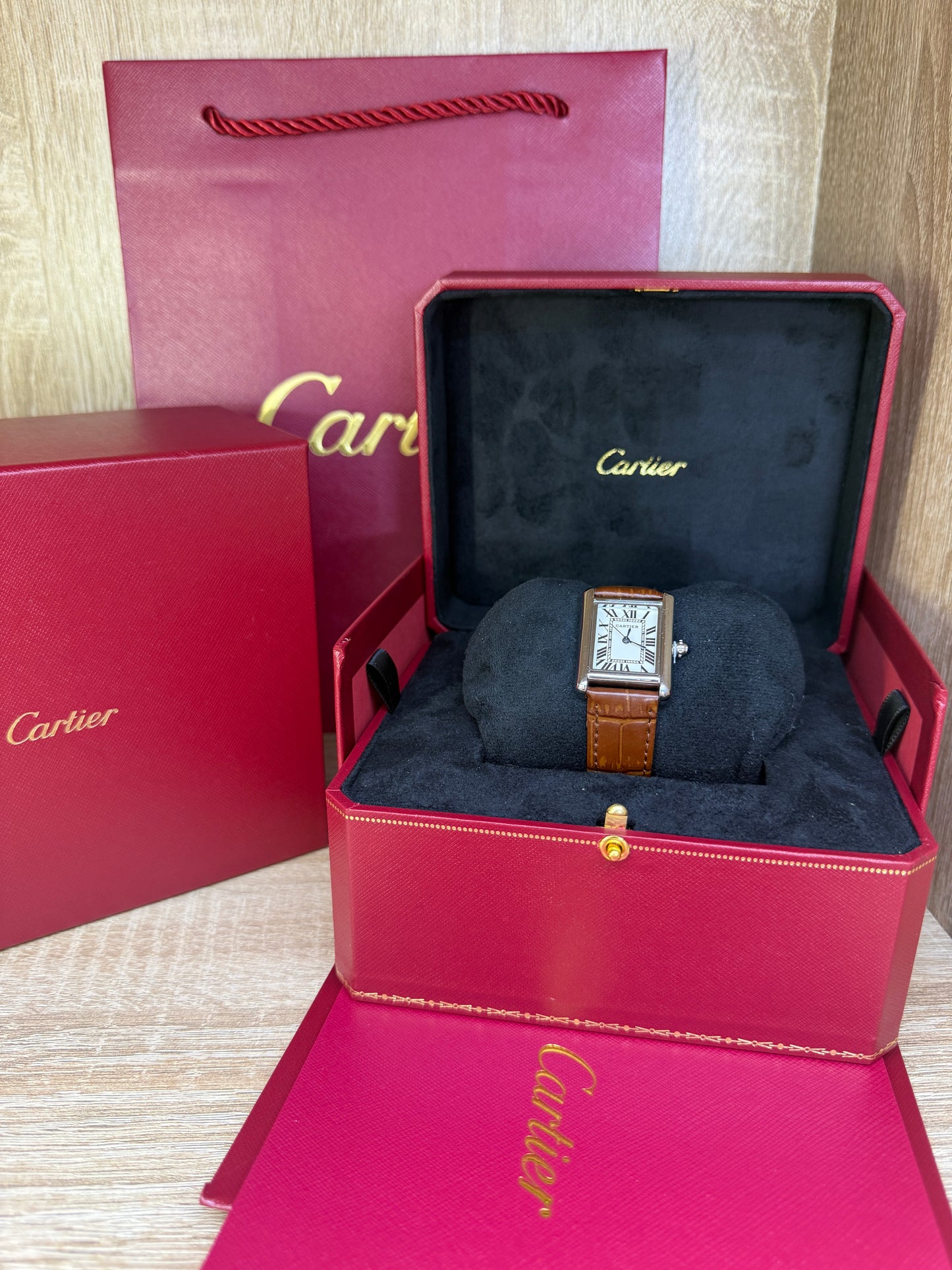 CARTIER TANK HOMMES AVEC COFFRET