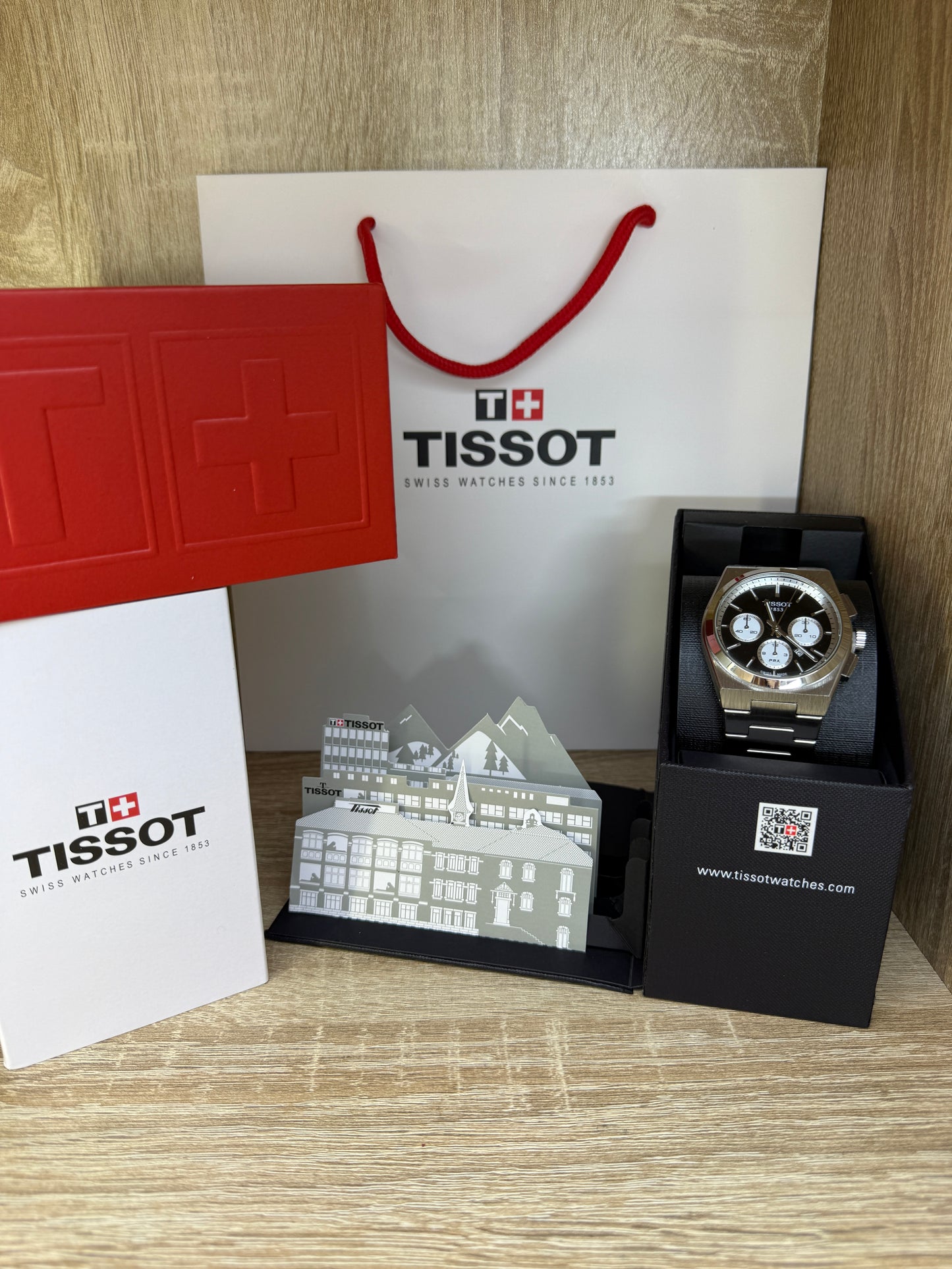 TISSOT CHRONOGRAPHE AVEC COFFRET