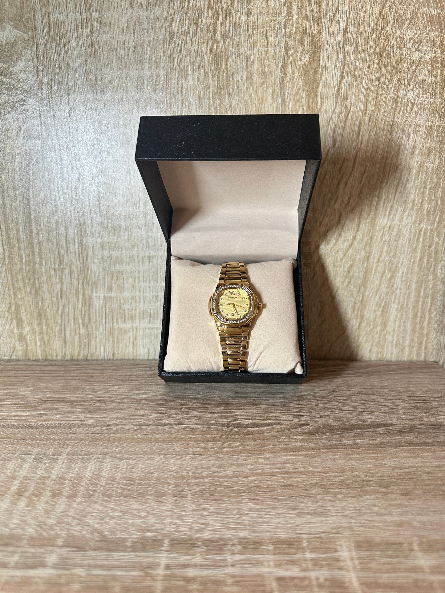 PATEK PHILIPPE FEMMES 2025 BOITE SIMPLE