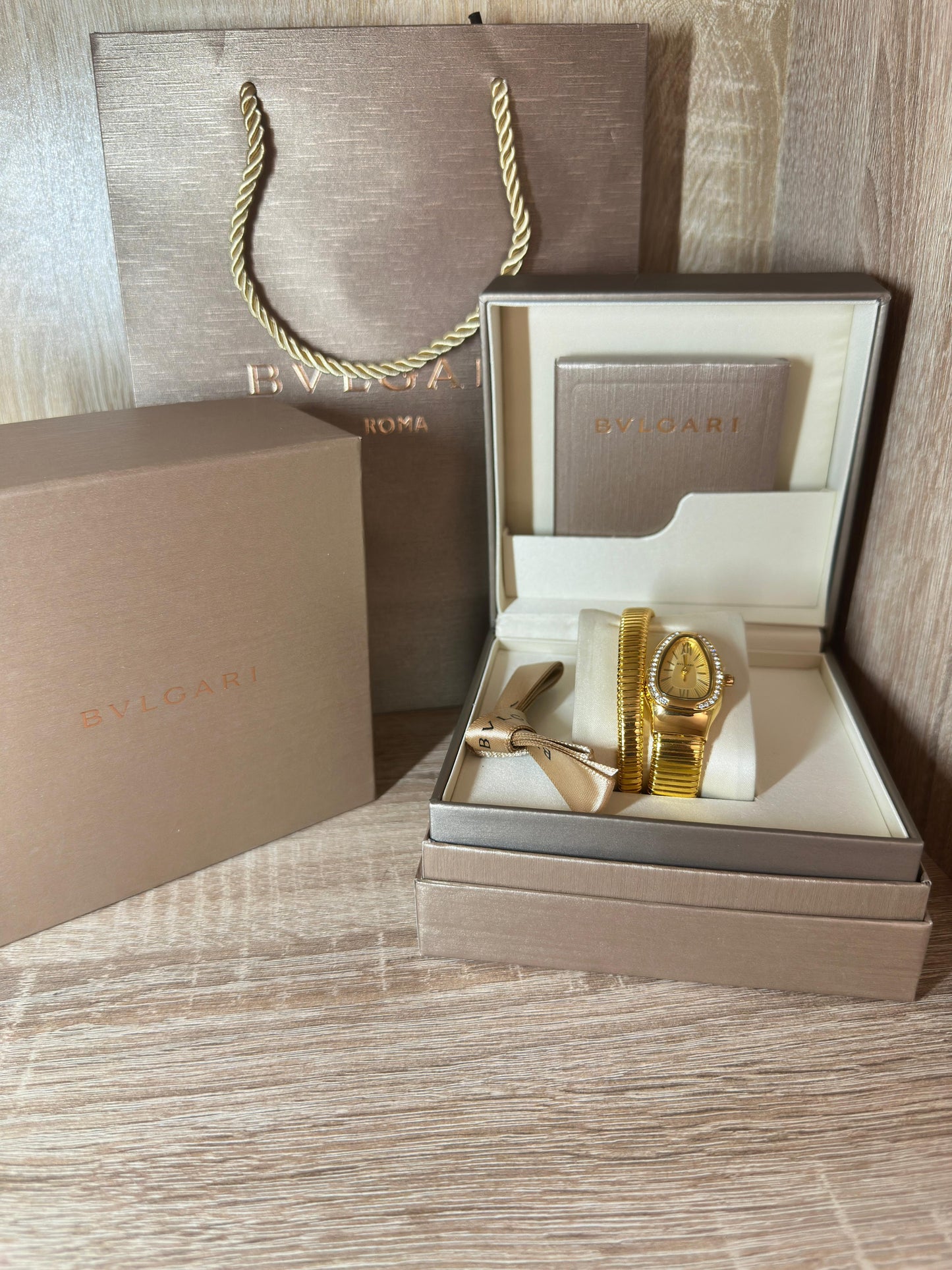 BVLGARI SERPENTI BRACELET COFFRET