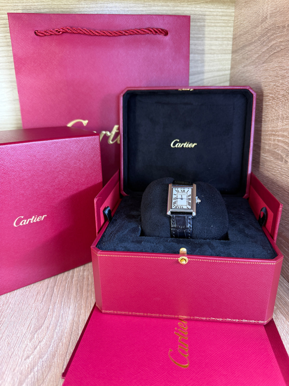 CARTIER TANK HOMMES AVEC COFFRET