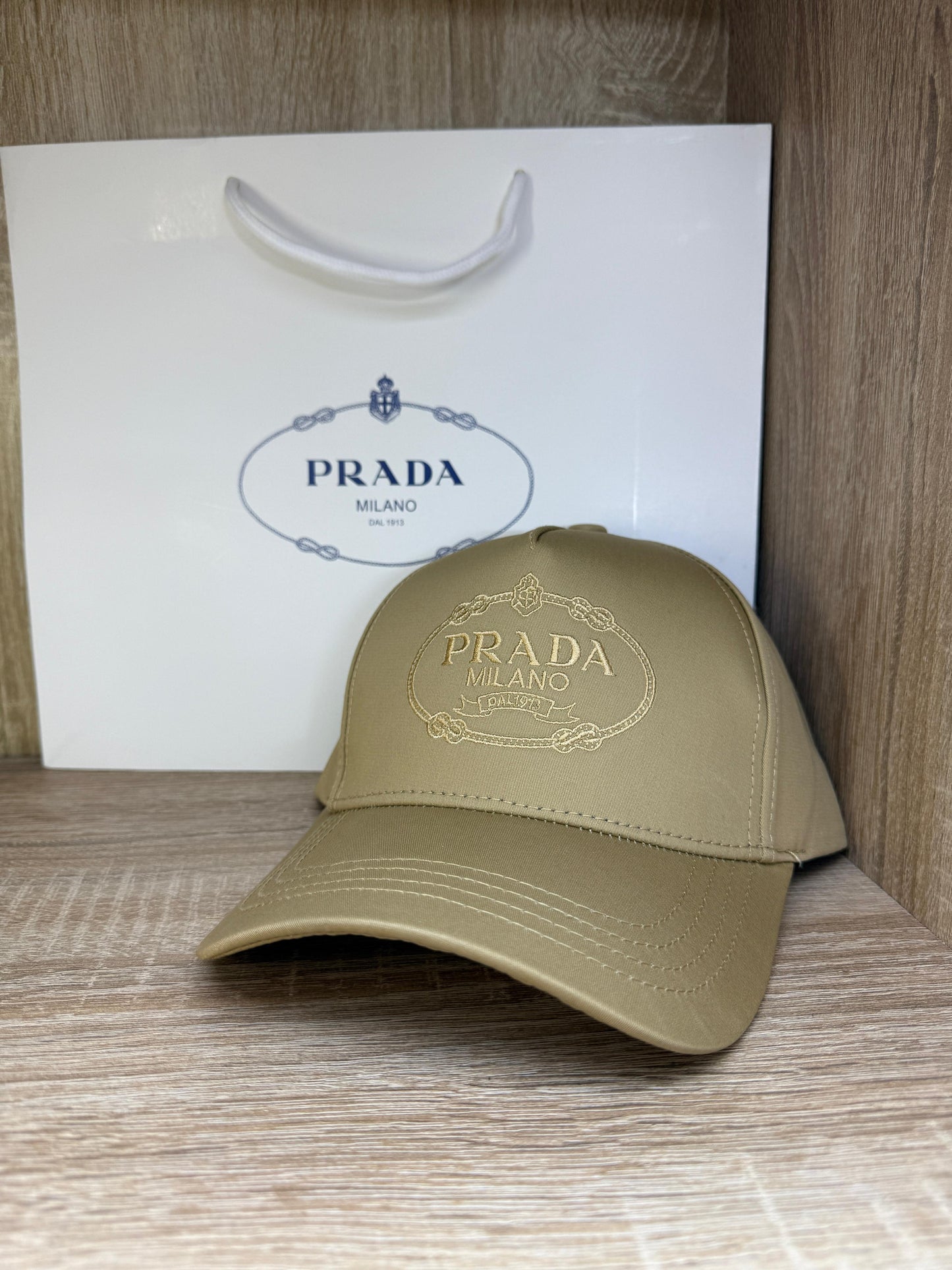 CASQUETTE PRADA 1 AVEC SACHET