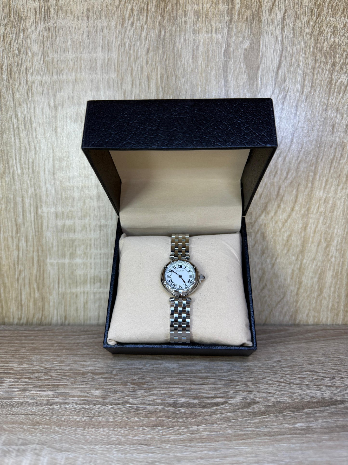 CARTIER FEMMES 22 ROND BOITE SIMPLE