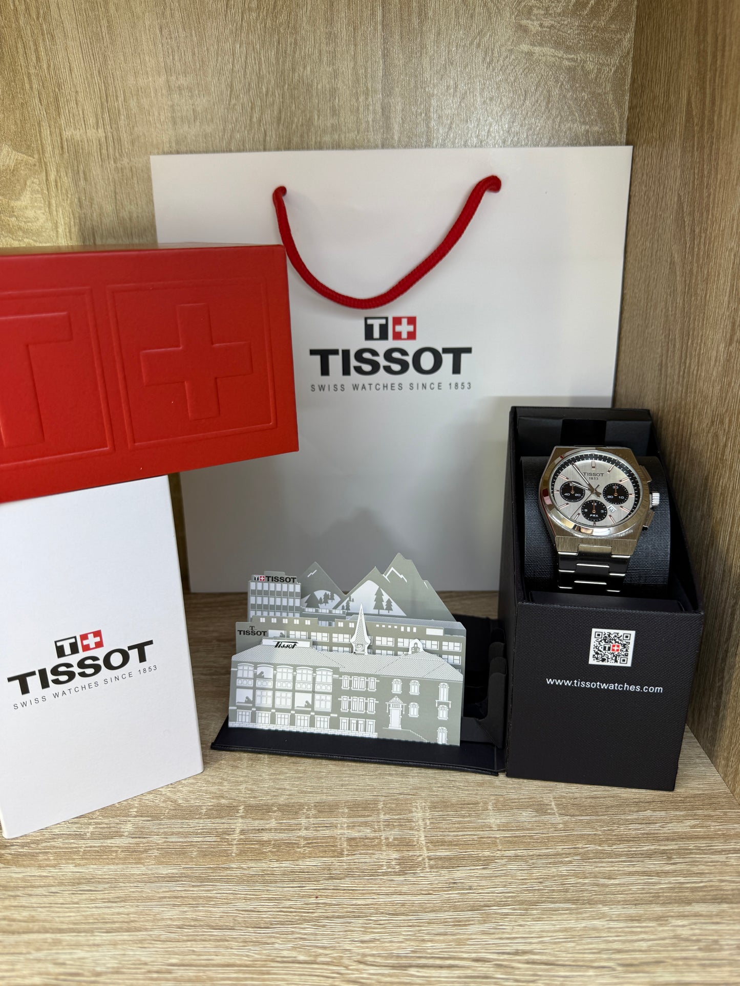 TISSOT CHRONOGRAPHE AVEC COFFRET