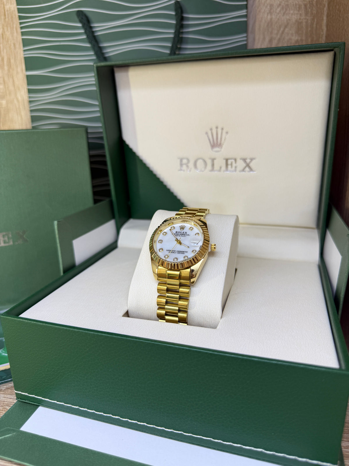 ROLEX FEMMES GOLD/BLANC COFFRET