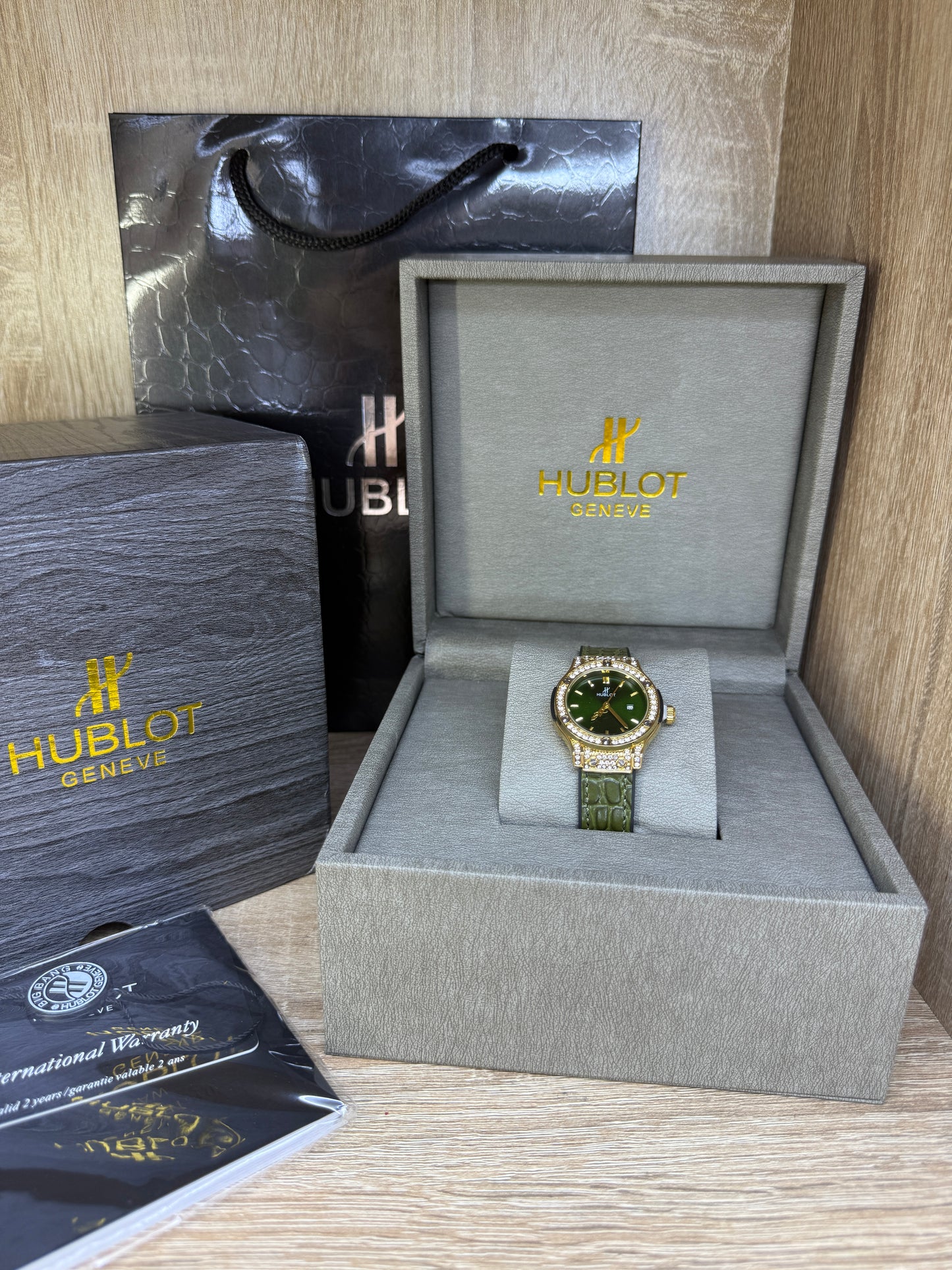 HUBLOT FEMMES AVEC COFFRET