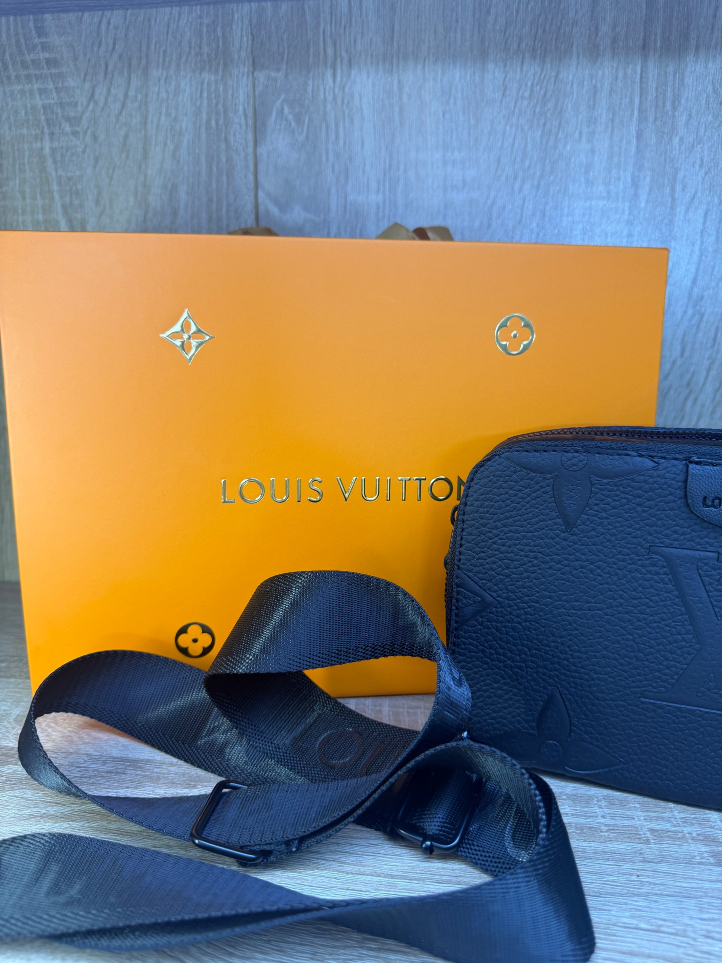 SAC LV HOMMES NEW GRANDE ETOILE AVEC PACKAGING