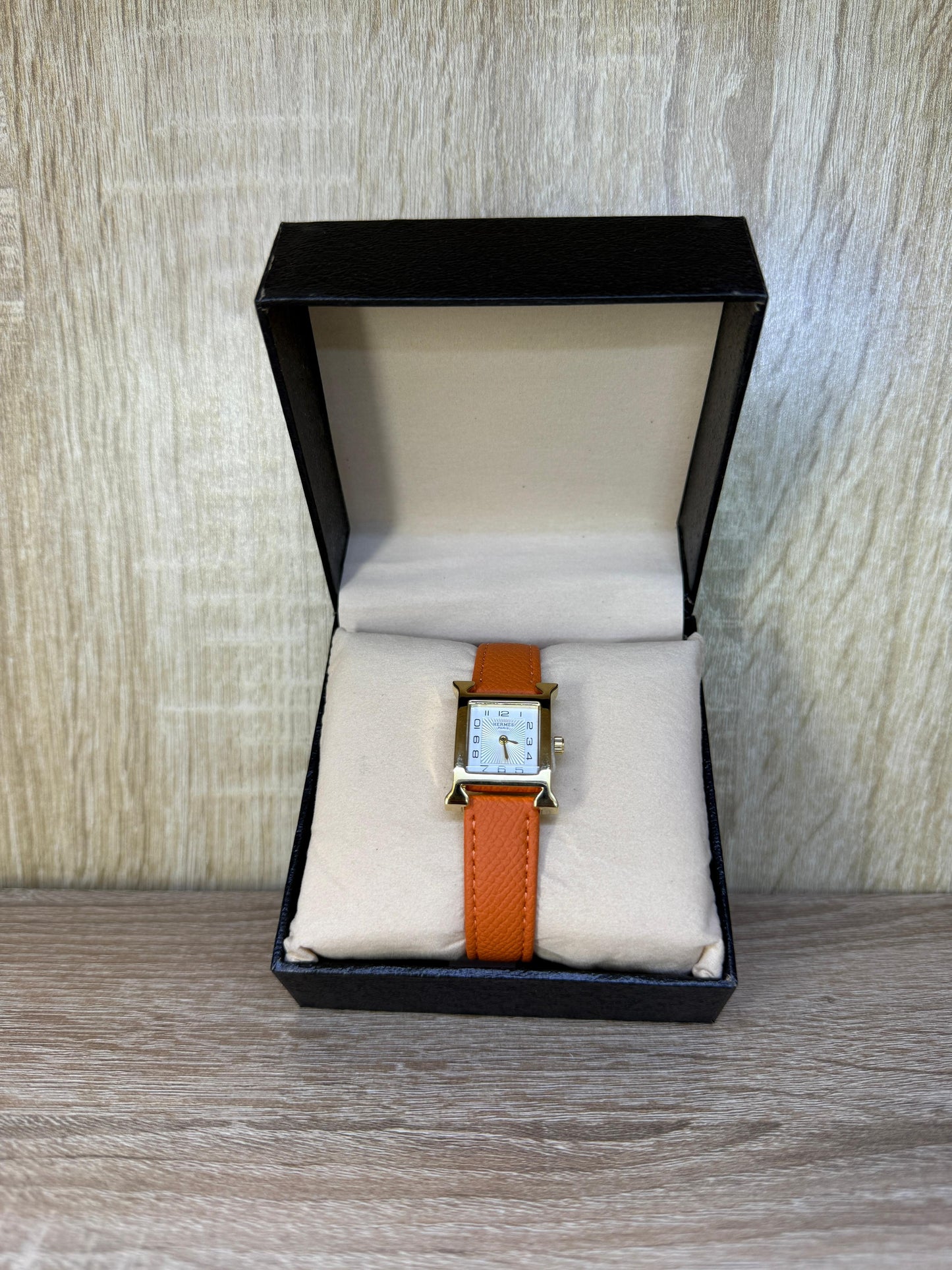 MONTRE HERMES FEMMES CUIR BOITE SIMPLE
