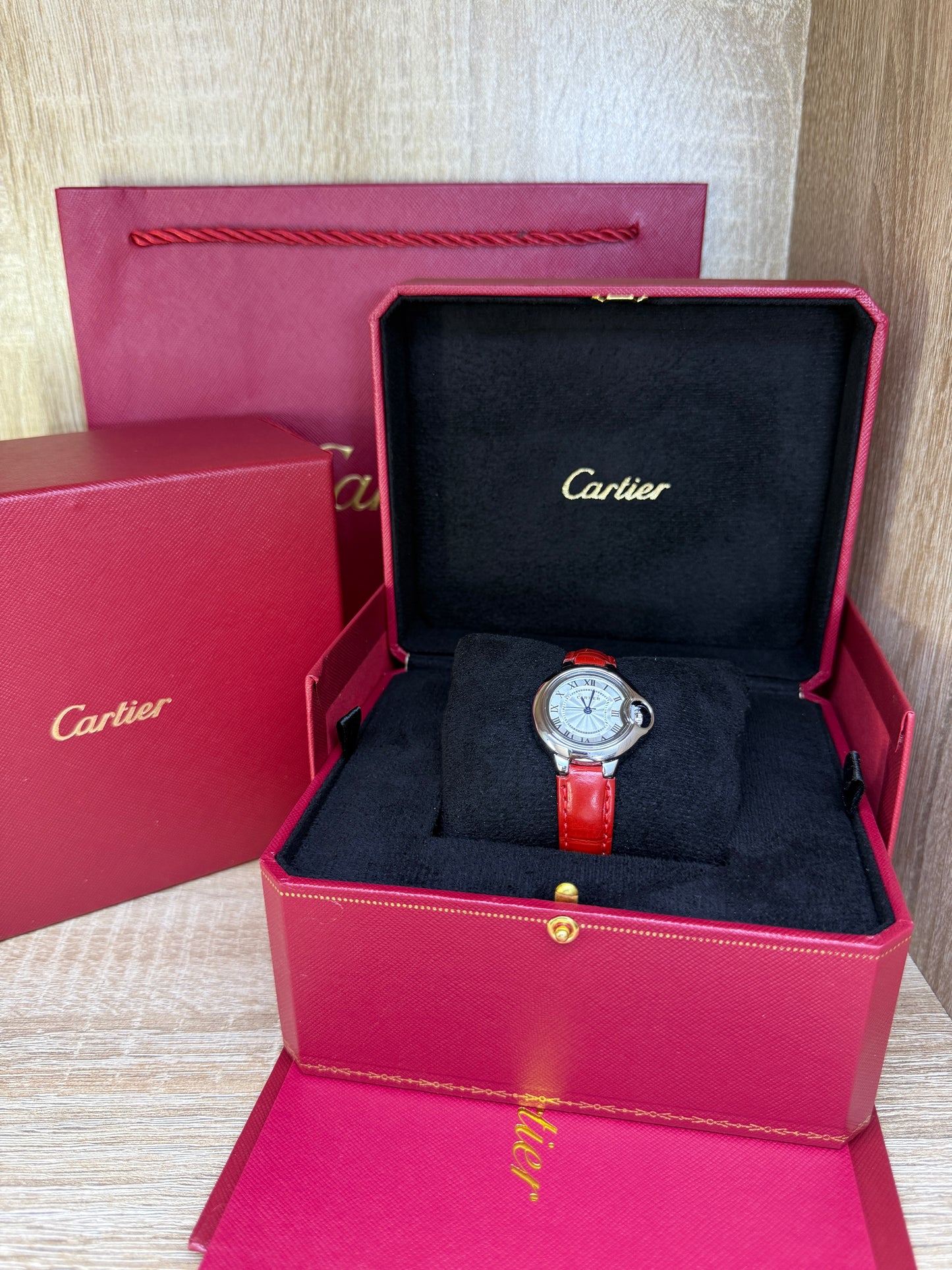 CARTIER FEMMES BOUTON CUIR AVEC COFFRET
