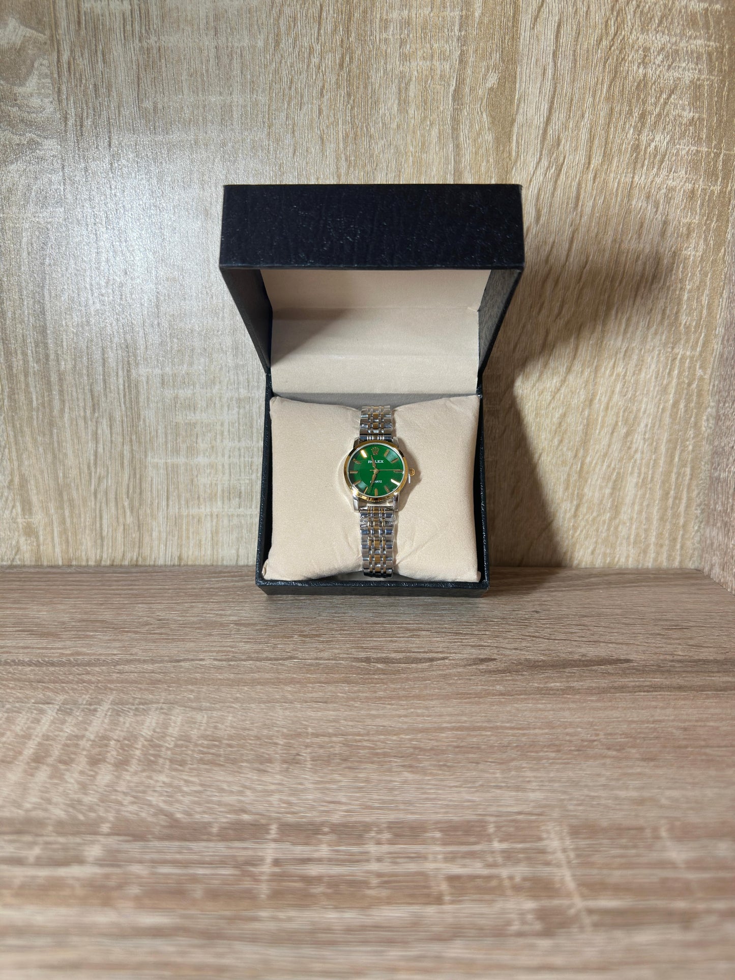 ROLEX CLASSE FEMMES BOITE SIMPLE