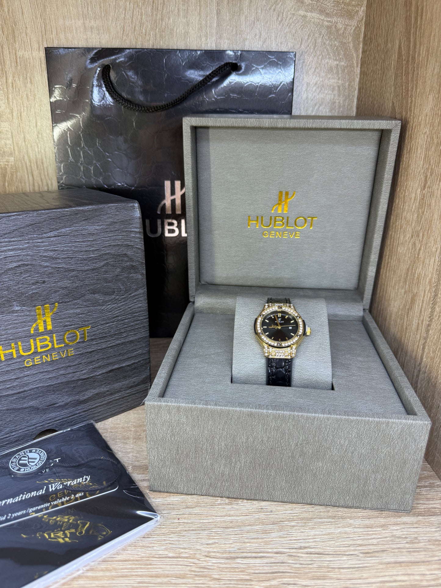 HUBLOT FEMMES AVEC COFFRET