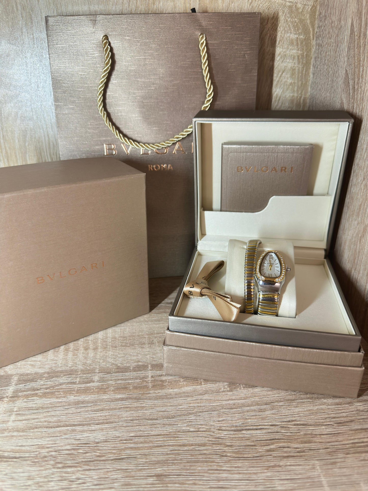 BVLGARI SERPENTI BRACELET COFFRET