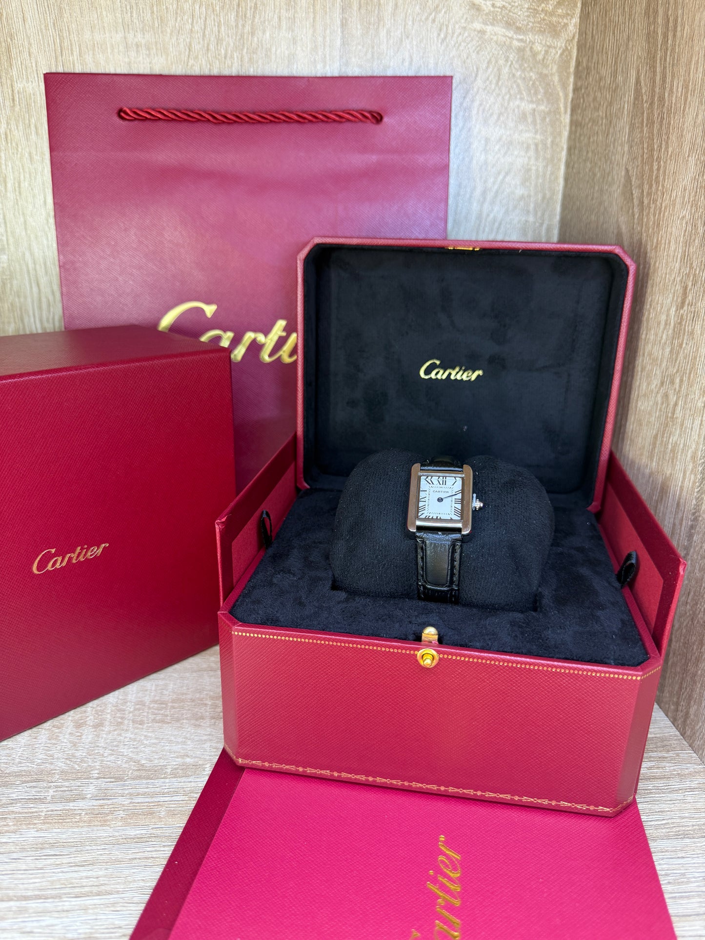 CARTIER TANK FEMMES AVEC COFFRET