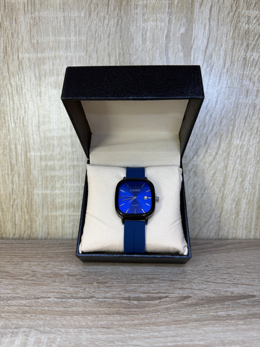 CASIO CARRE HOMMES SILICONE BOITE SIMOLE