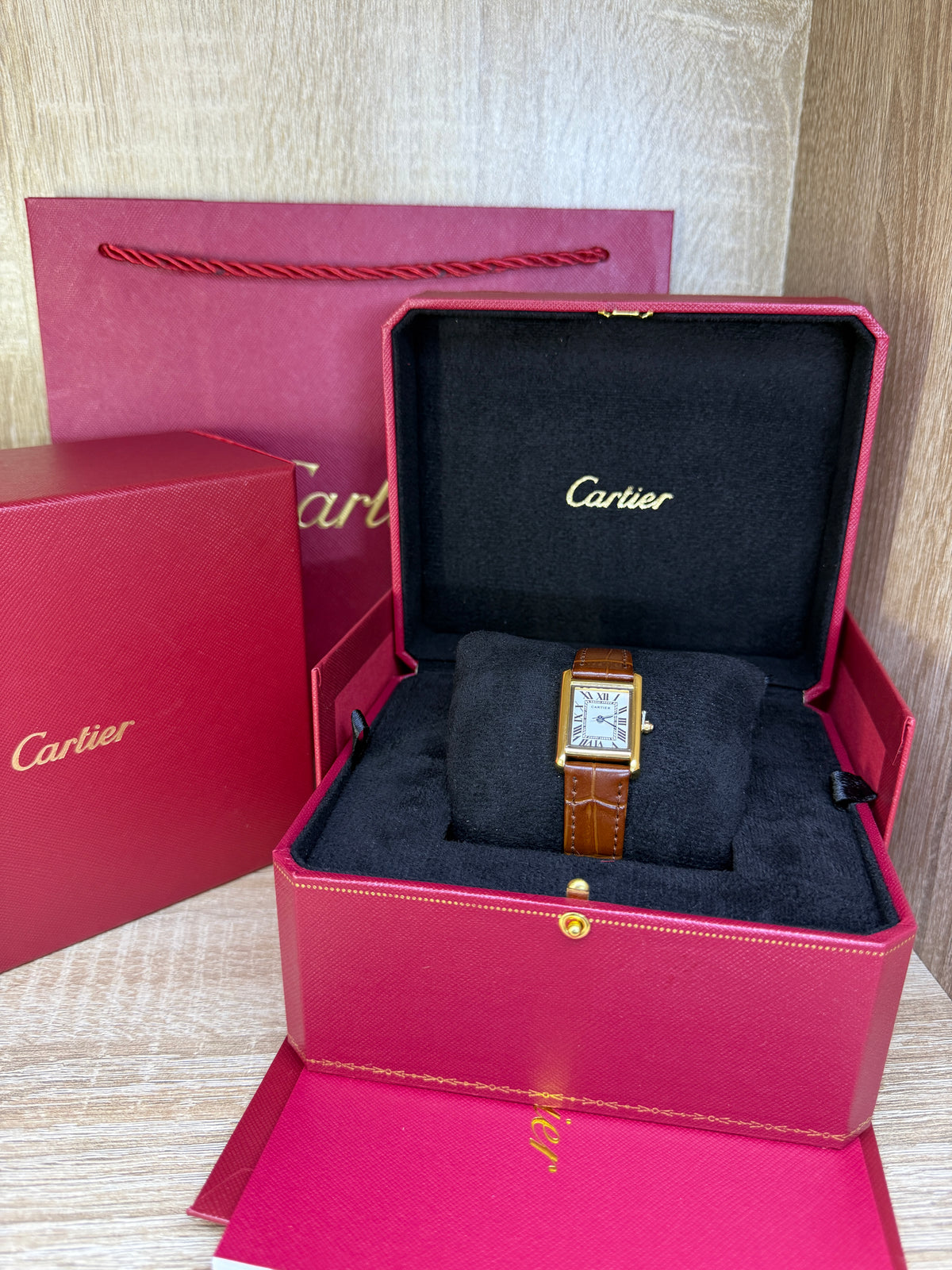 CARTIER TANK FEMMES AVEC COFFRET