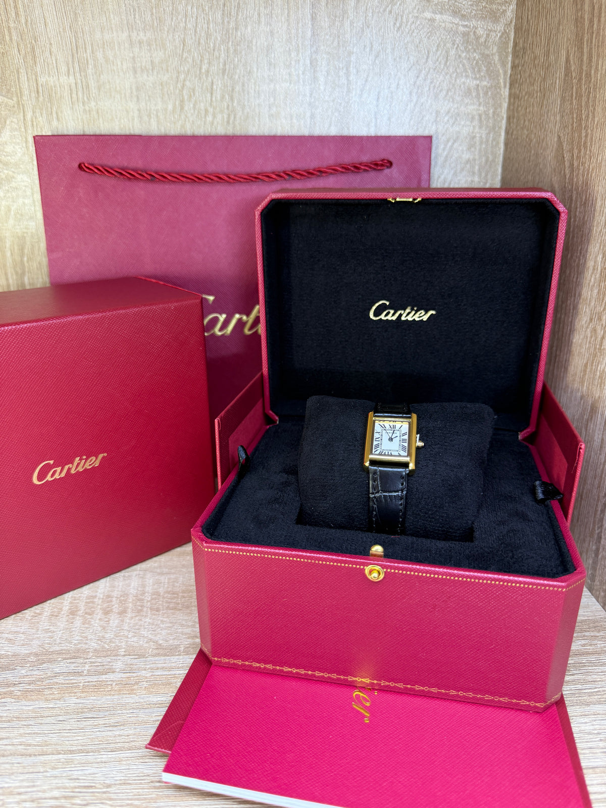 CARTIER TANK FEMMES AVEC COFFRET