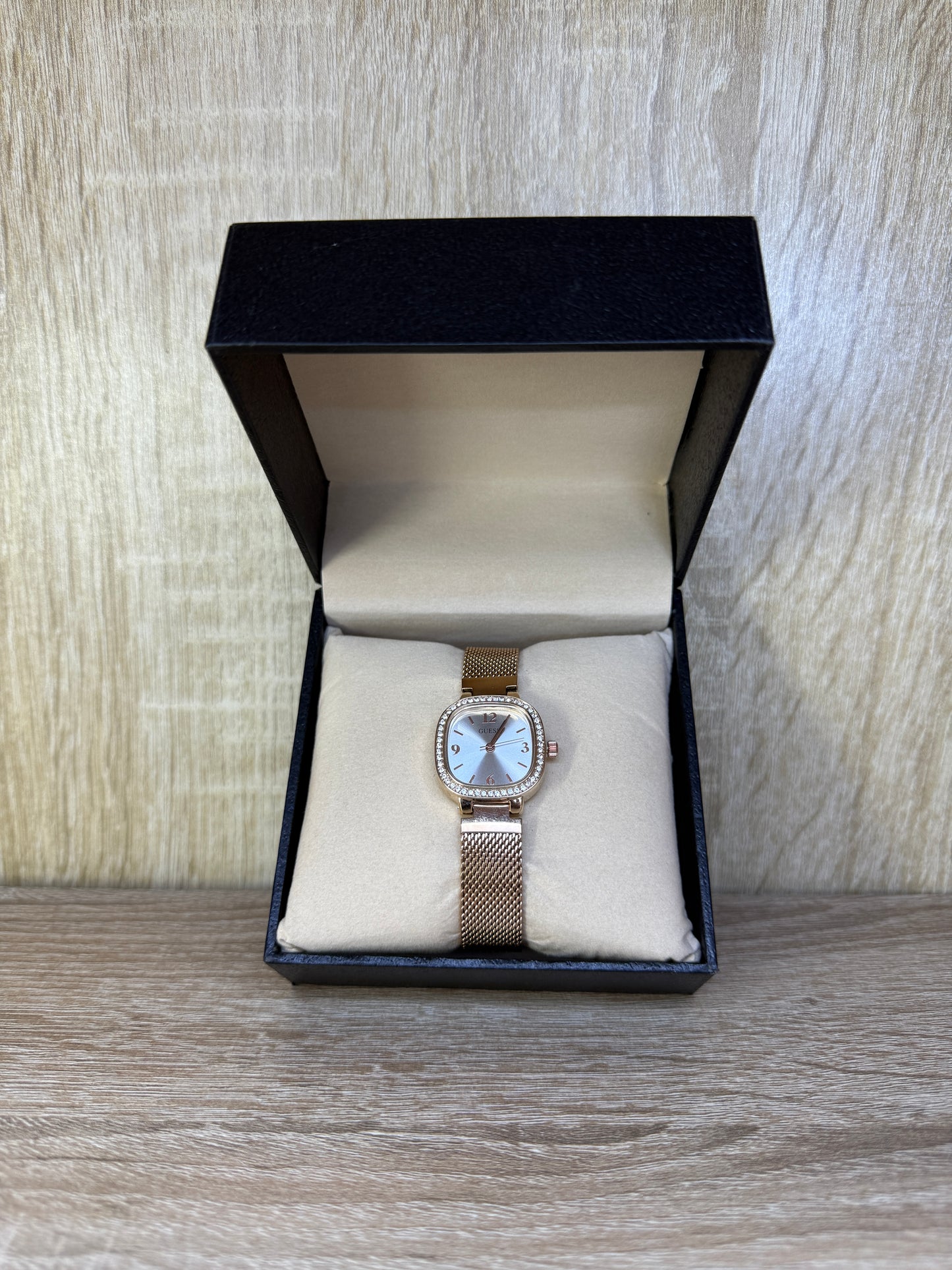 GUESS FEMMES BOITE SIMPLE
