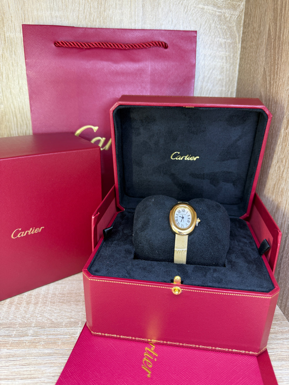 CARTIER FEMMES OVAL CUIR COFFRET