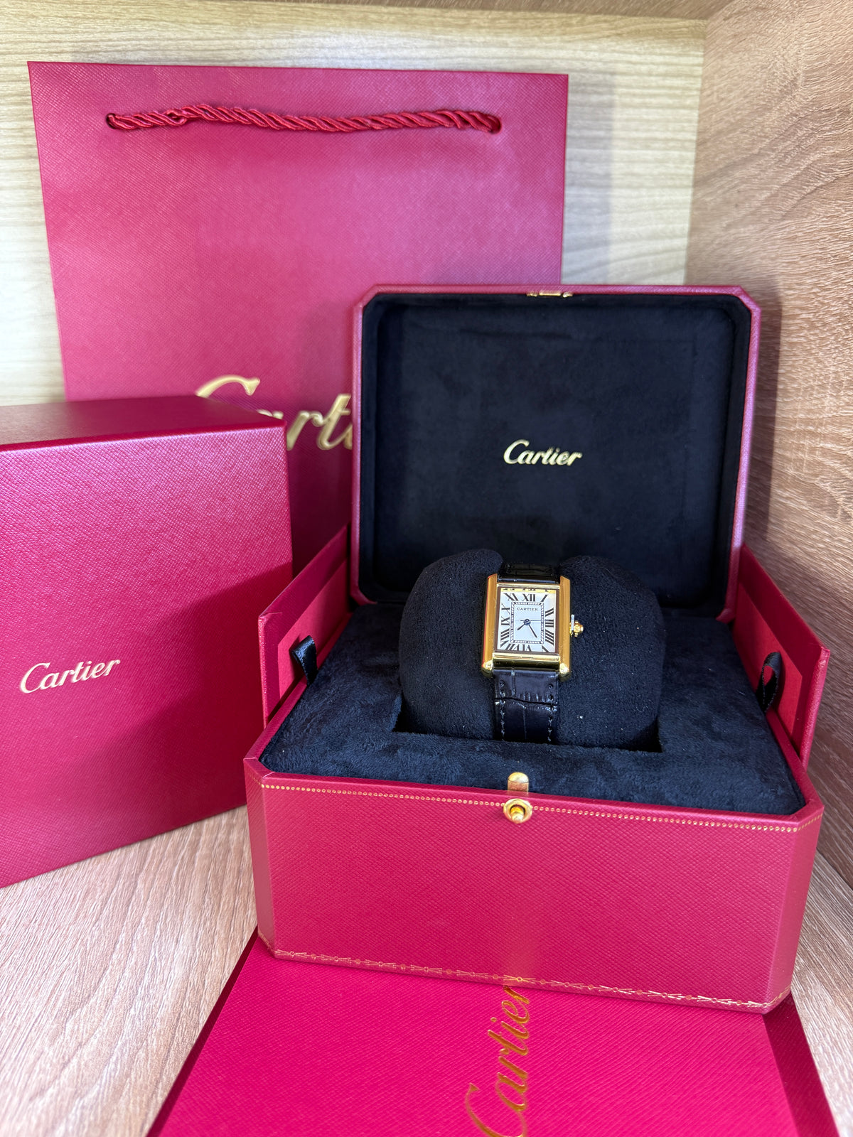 CARTIER TANK HOMMES AVEC COFFRET