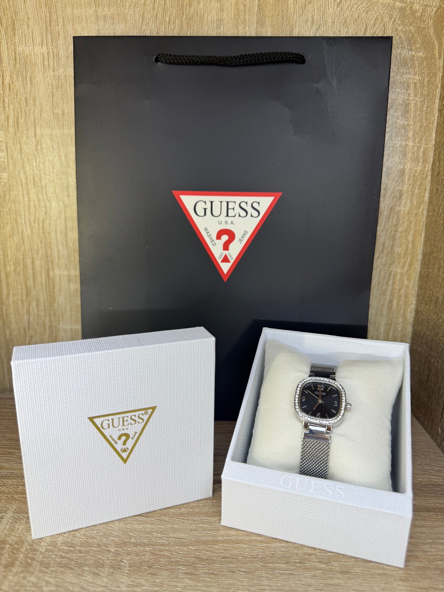GUESS FEMMES AVEC COFFRET