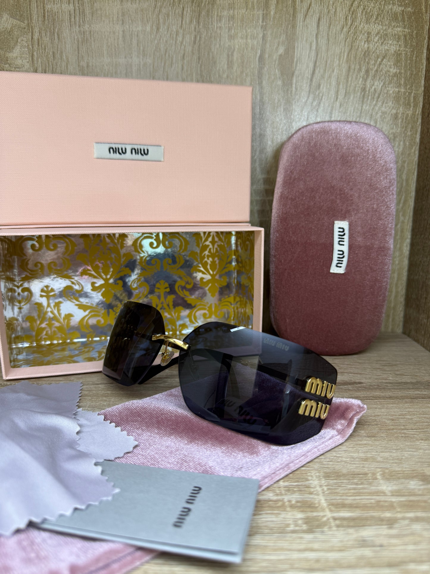 LUNETTES MIUMIU FEMMES 4 NOIR AVEC PACKAGING