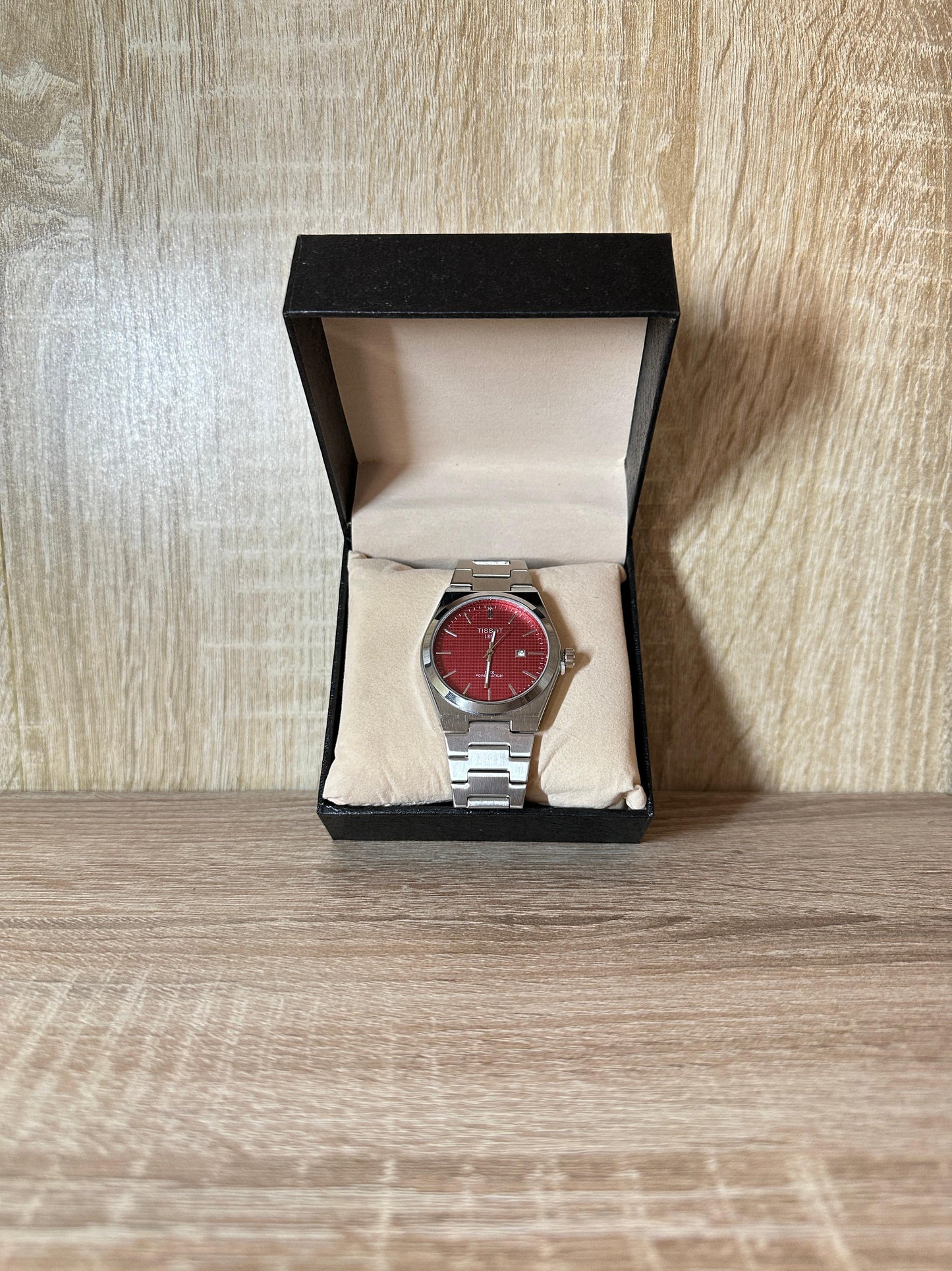 TISSOT ACIER HOMMES TABLEAU ROUGE