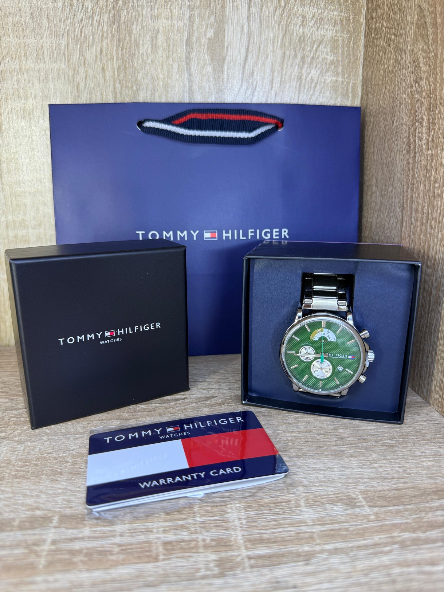 MONTRE TOMMY HOMMES 4 COFFRET
