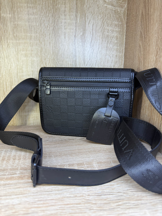 SAC LV HOMMES CARRE NOIR