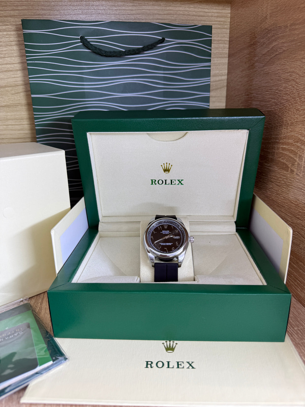 ROLEX HOMMES 36mm SILICONE ARABIA AVEC COFFRET