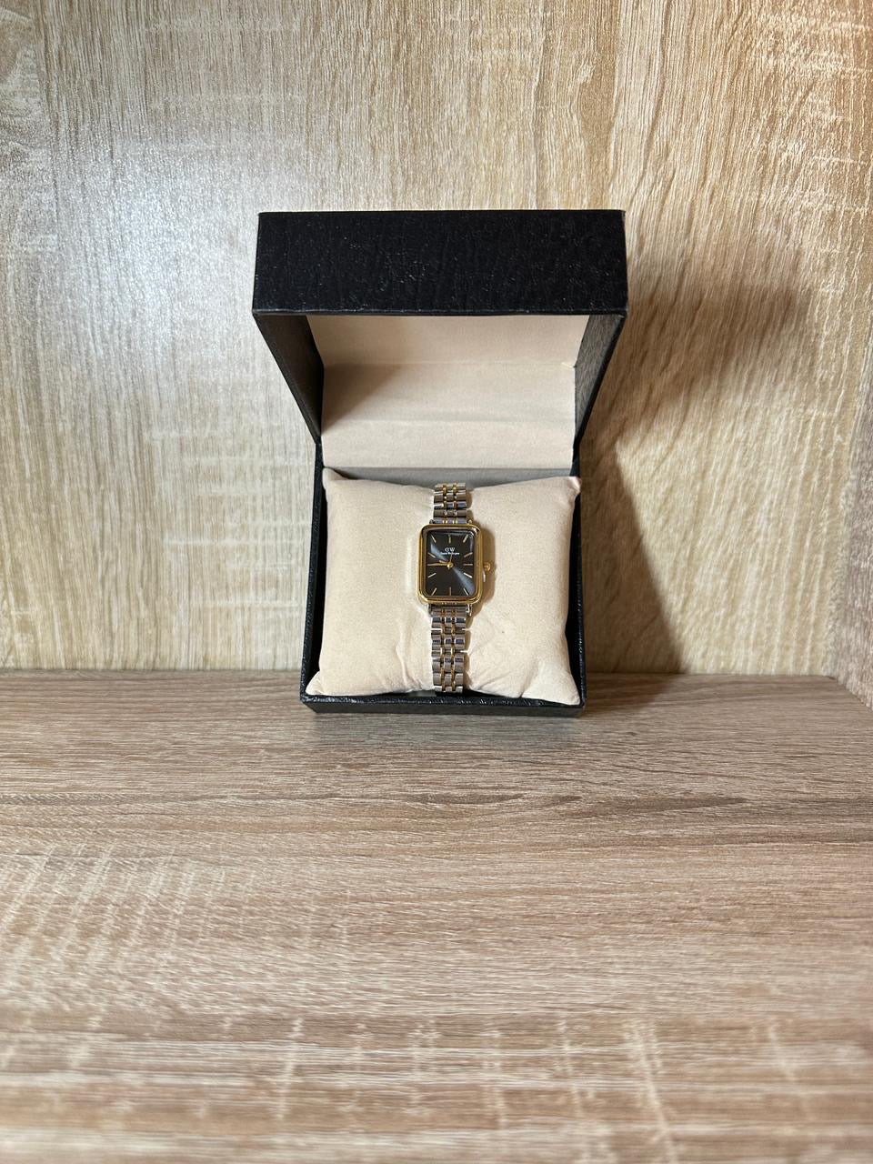 DW ACIER 2 FEMMES BOITE SIMPLE