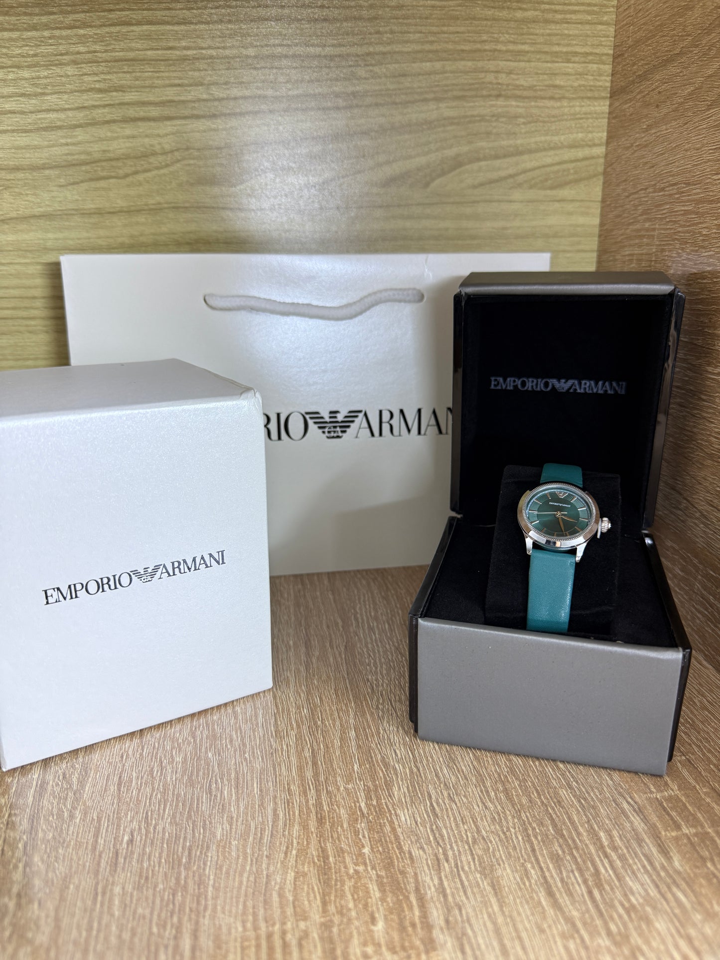 ARMANI FEMMES CERCLE CUIR AVEC COFFRET