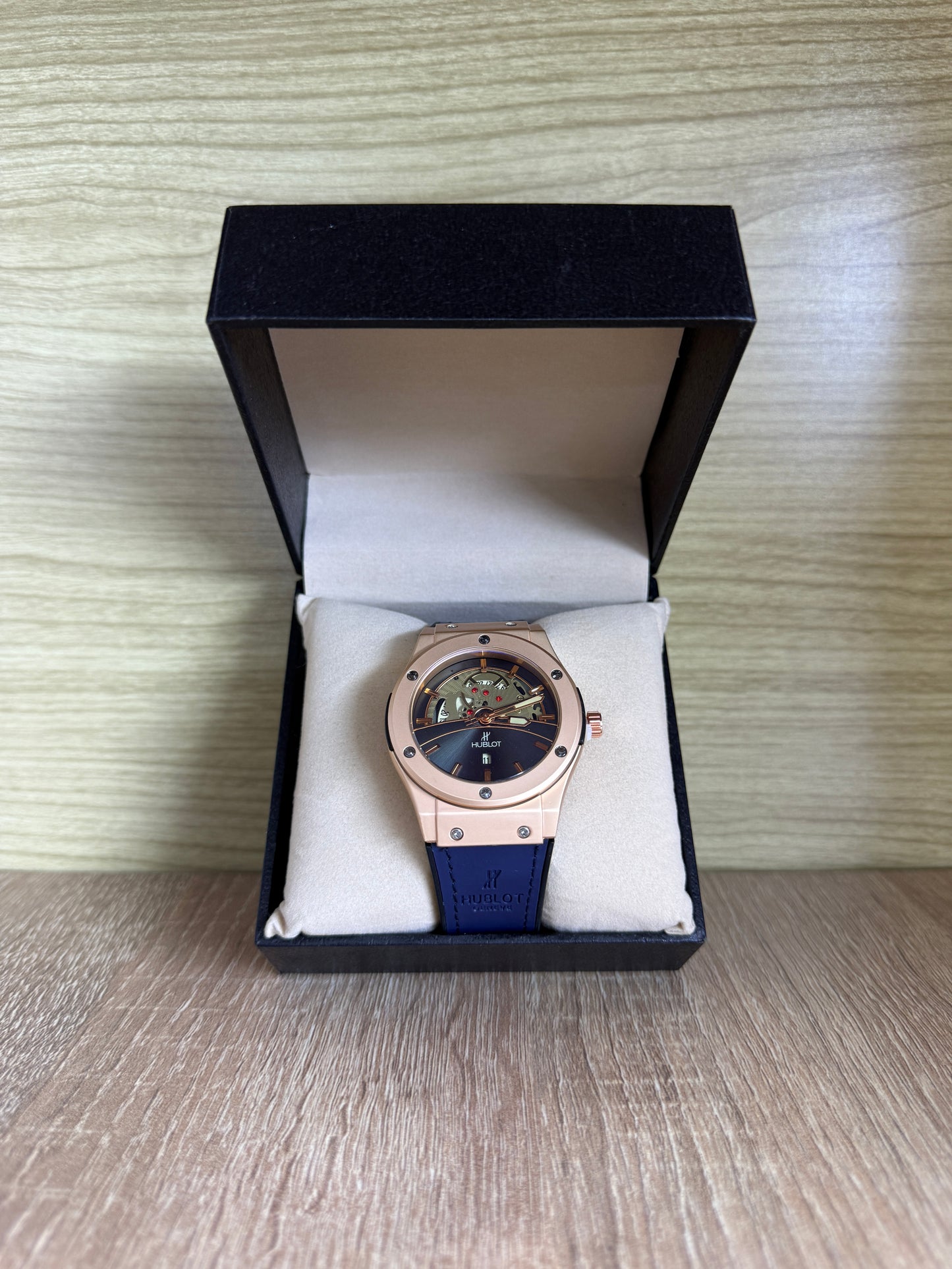 HUBLOT SKELETONE HOMMES BOITE SIMPLE