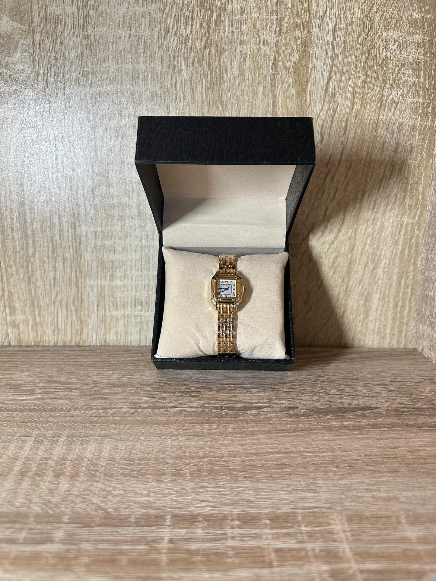 CARTIER CARRÉ CHIFFRE ROMAIN BOITE SIMPLE