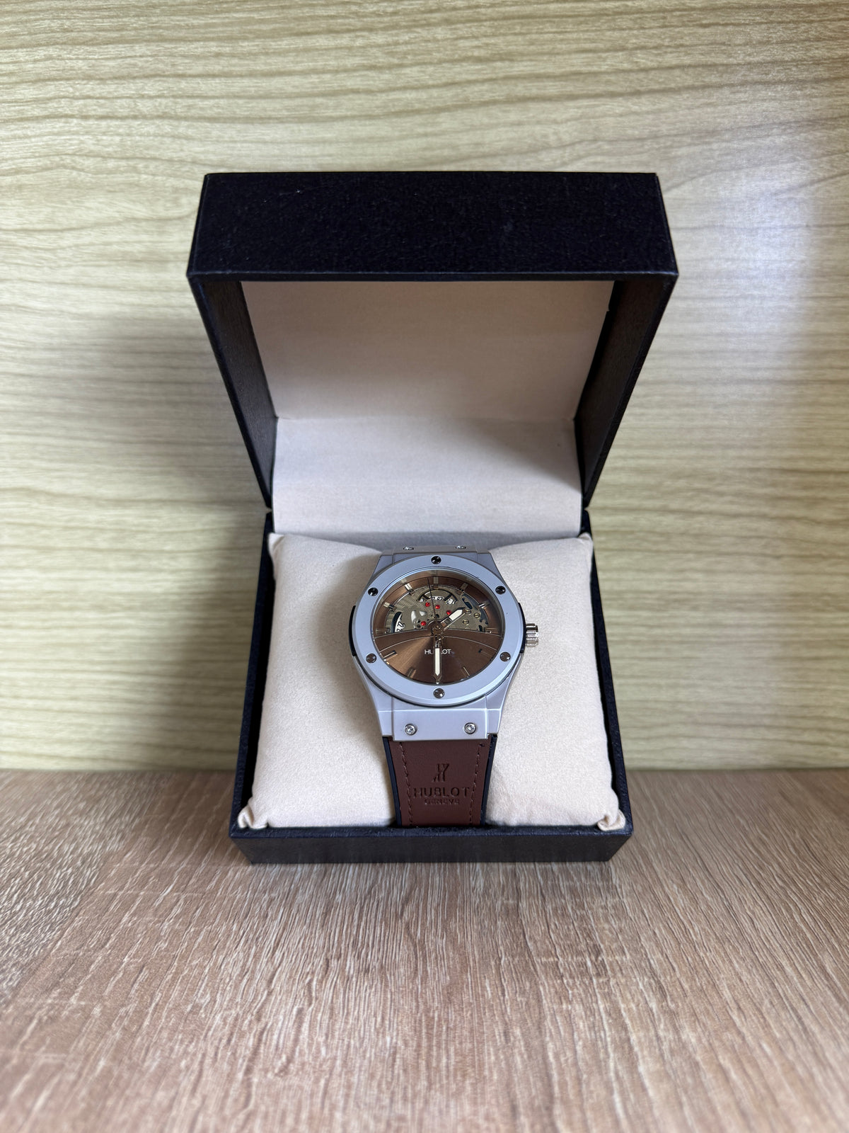 HUBLOT SKELETONE HOMMES BOITE SIMPLE