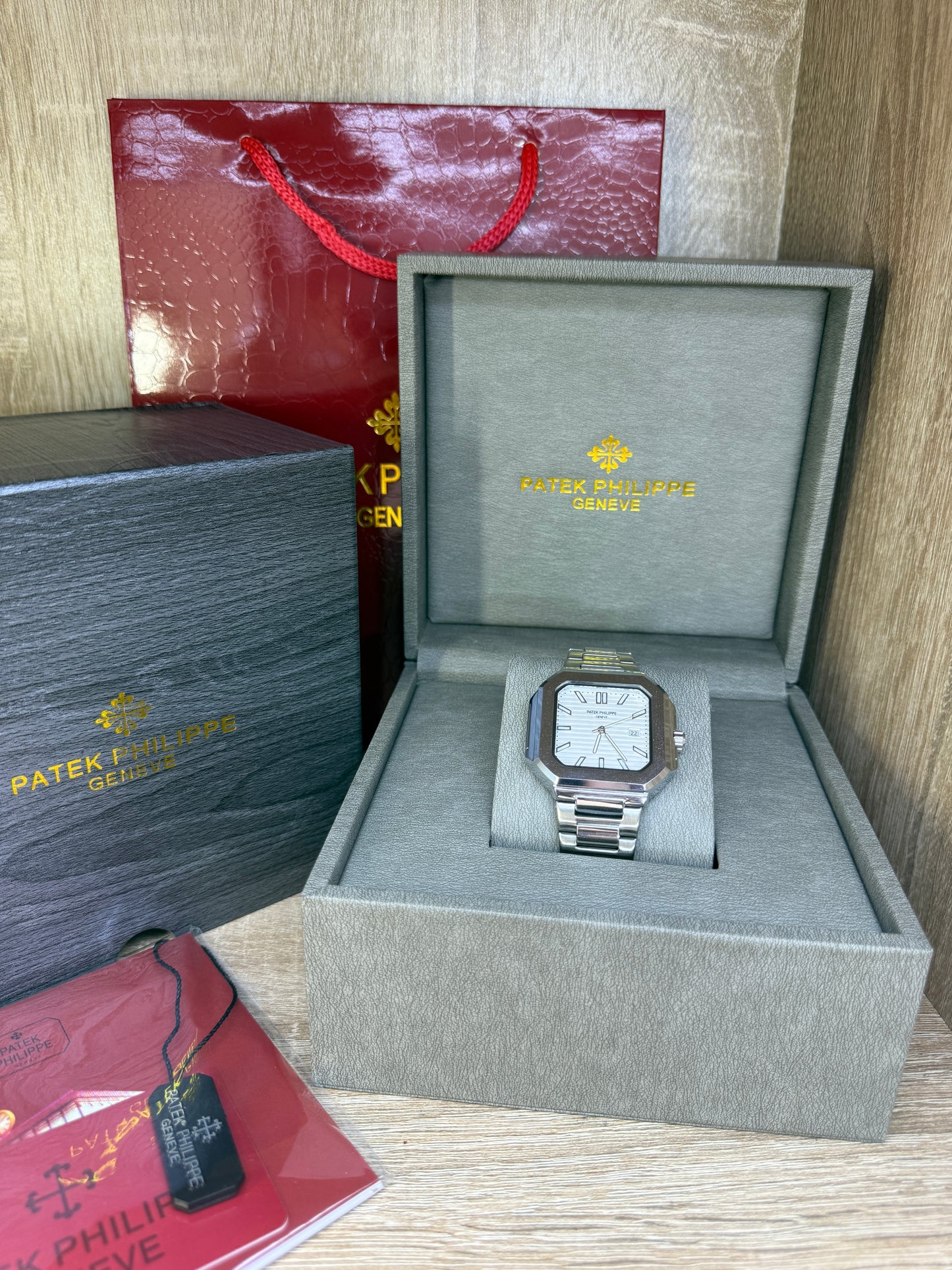 PATEK CARRE ACIER HOMMES AVEC COFFRET