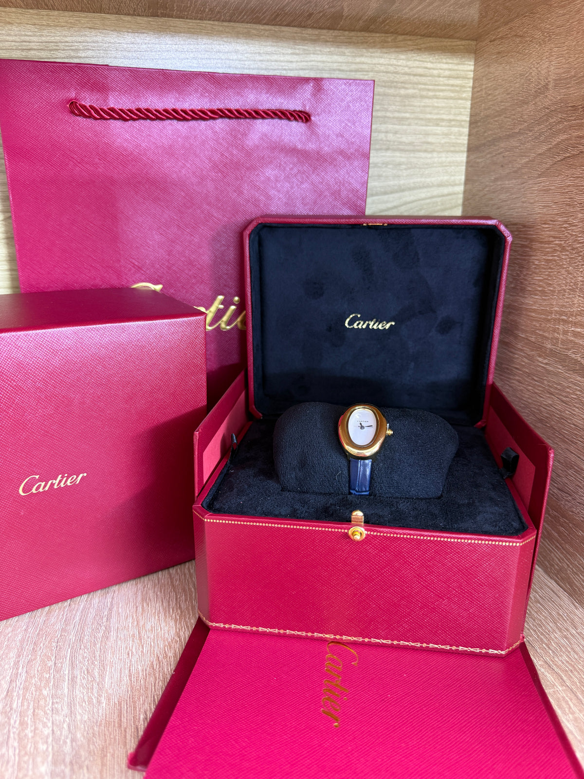 CARTIER FEMMES OVAL CUIR 2 AVEC COFFRET