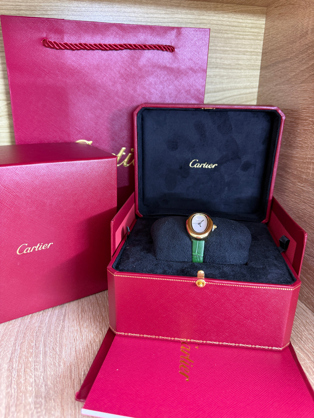 CARTIER FEMMES OVAL CUIR 2 AVEC COFFRET