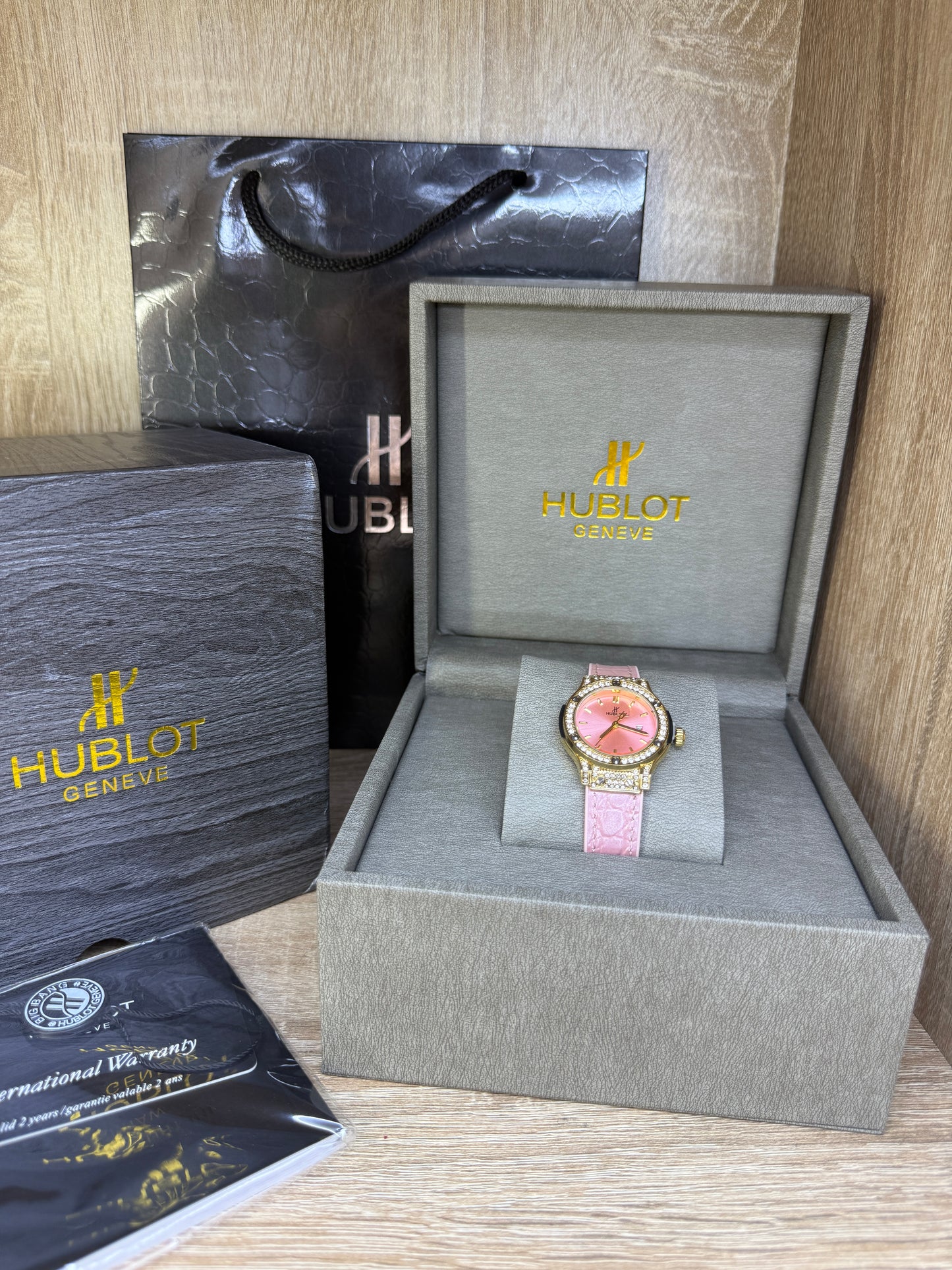HUBLOT FEMMES AVEC COFFRET