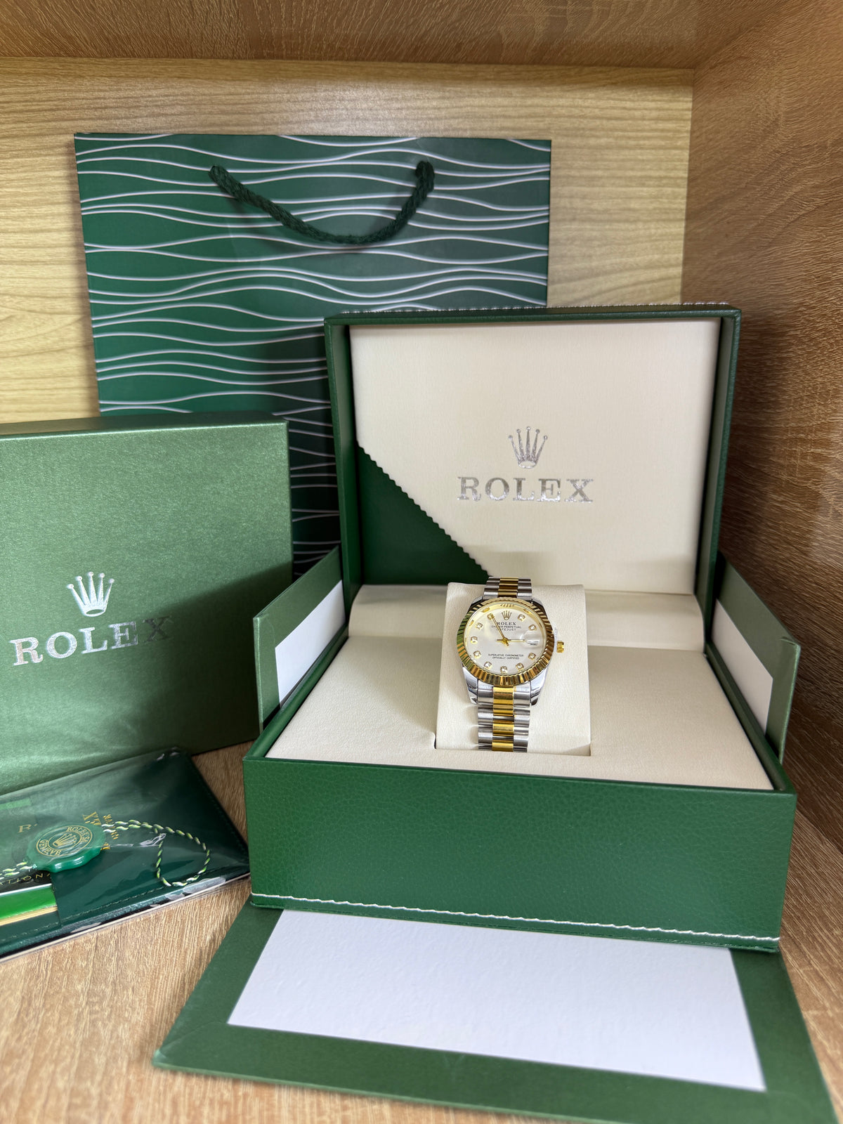 ROLEX GRIS GOLD TABLEAU BLANC FEMMES AVEC COFFRET