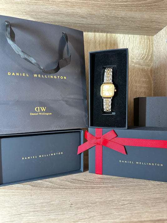 DW FEMMES ACIER CARRÉ COFFRET