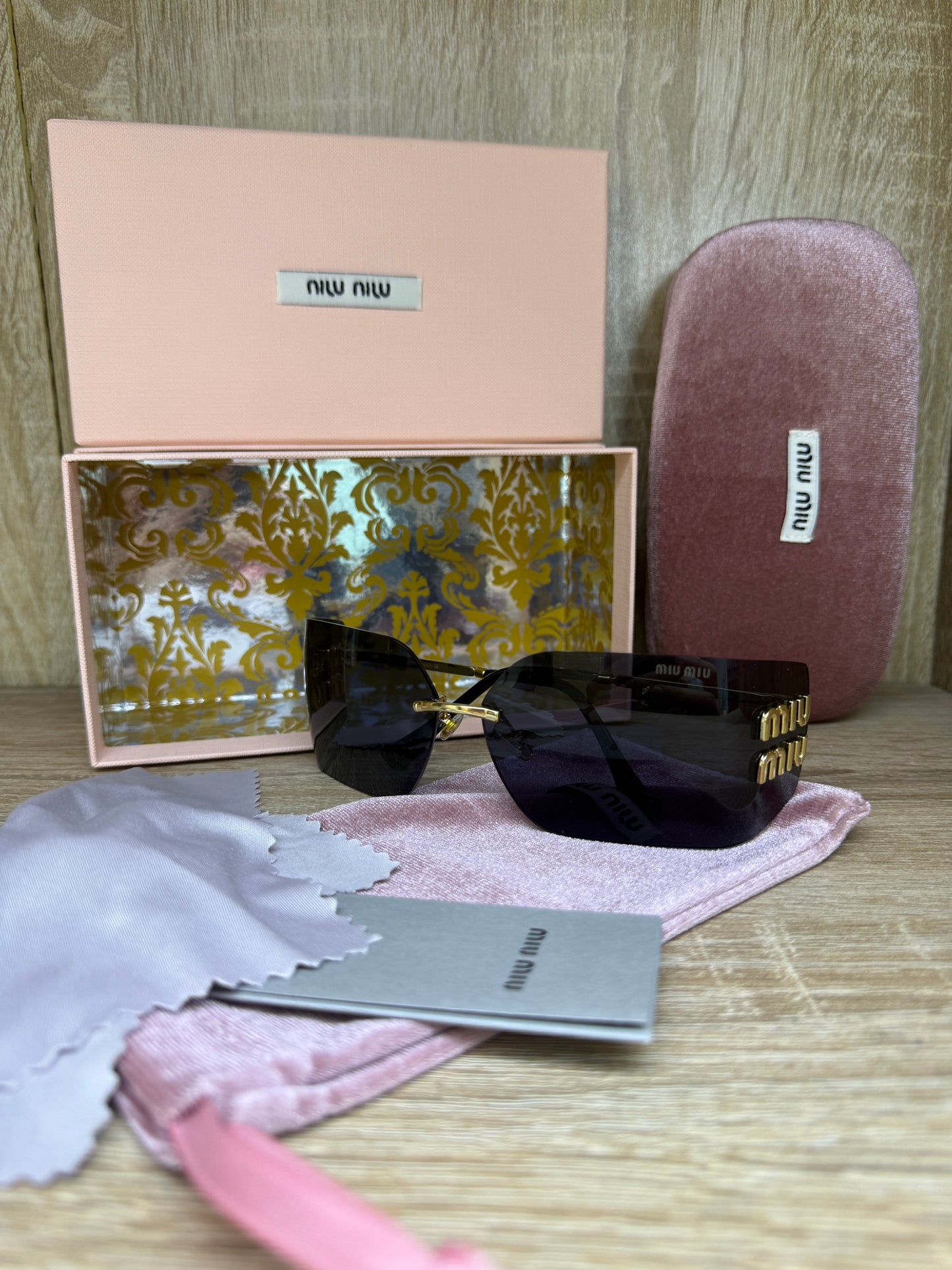 LUNETTES MIUMIU FEMMES 4 NOIR AVEC PACKAGING