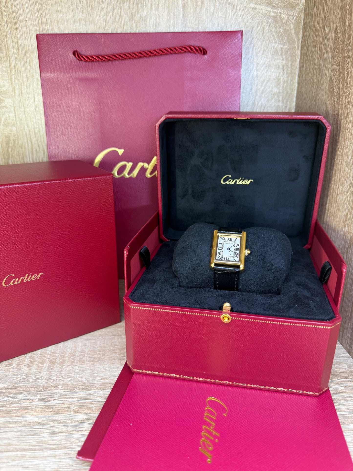 CARTIER TANK HOMMES AVEC COFFRET