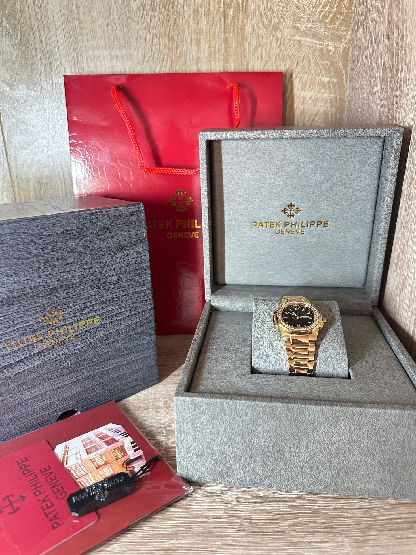 PATEK PHILIPPE FEMMES 2025 COFFRET