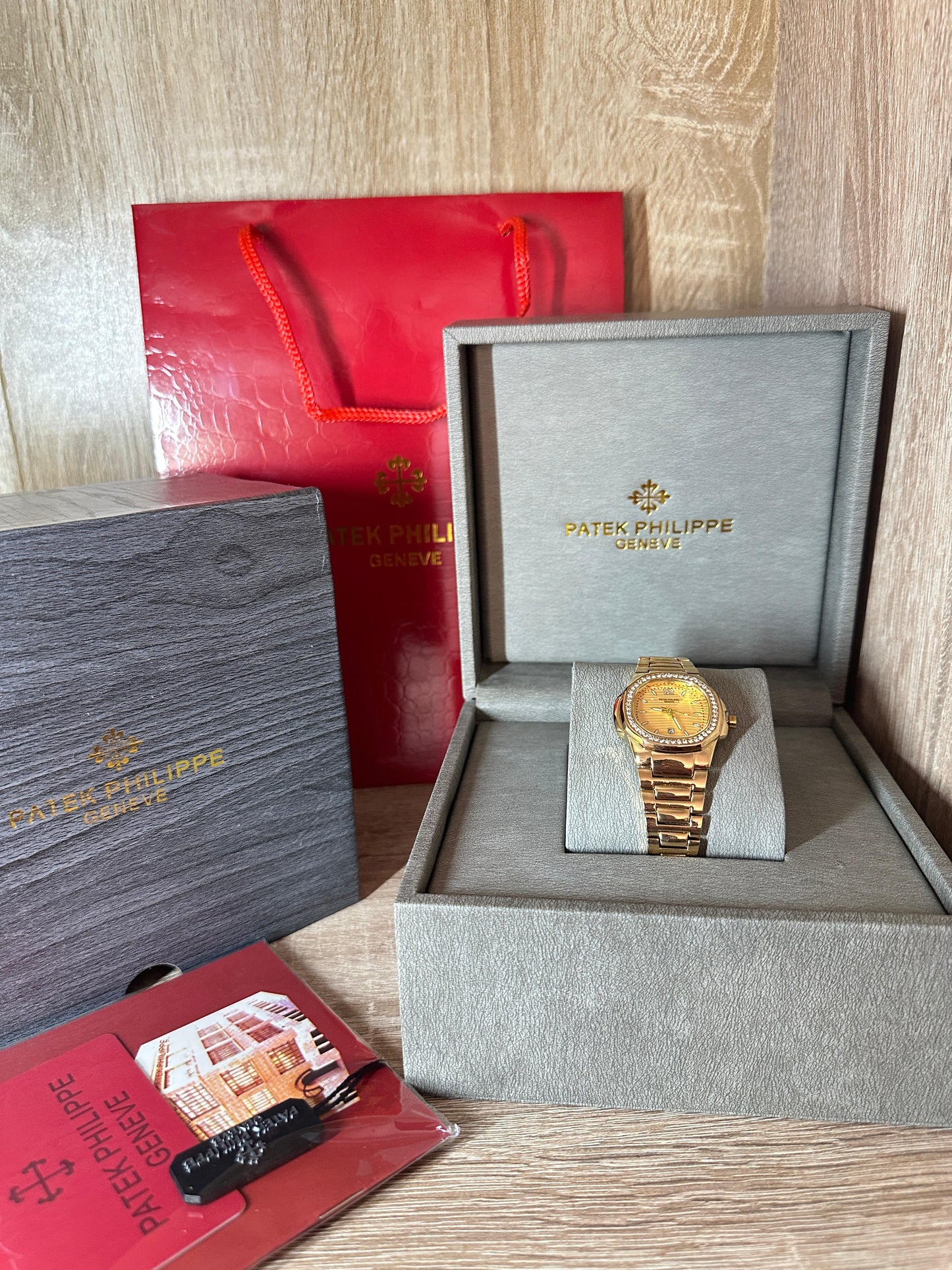 PATEK PHILIPPE FEMMES 2025 COFFRET